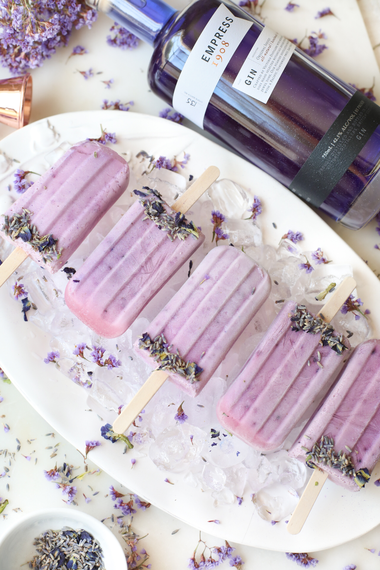 Boozy Lavender Blueberry Creamsicles made with Empress Gin. #creamsicles #dessert #lavender #blueberry #gin